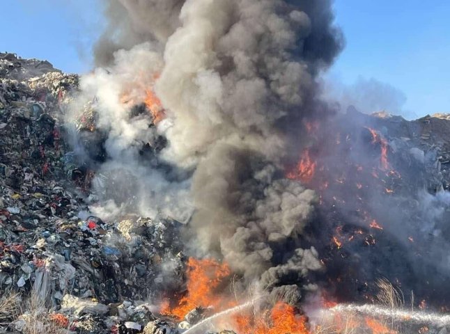 Сміттєзвалище під Ужгородом знову горить