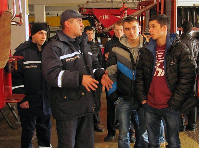 Після відвідин пожежно-рятувальної частини в Ужгороді, учні місцевого інтернату були вражені побаченим