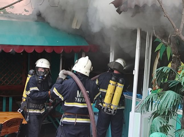 У Виноградові на місцевому ринку трапилась пожежа у одному з кафе