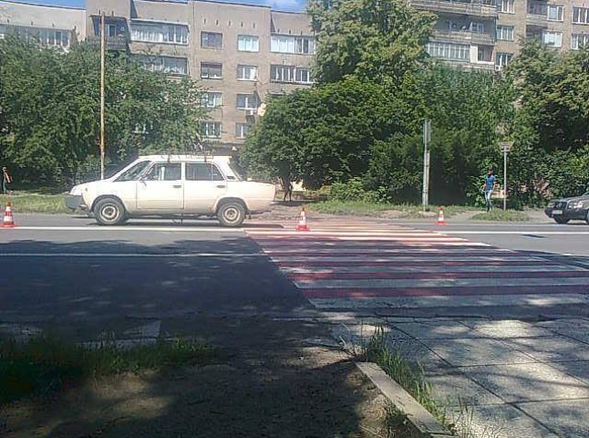 ДТП в Ужгороді: автомобіліст збив двох людей