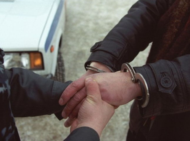 Свалявські міліціонери завадили неробі скоїти крадіжку