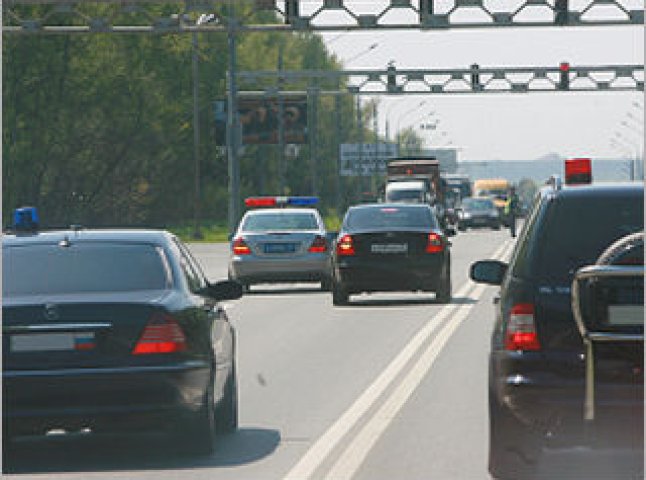 А ви пропускаєте автомобілі зі спецсигналами?