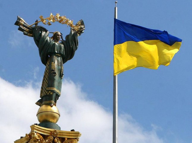 В Україні з’явилося ще одне свято: президент під час параду підписав указ