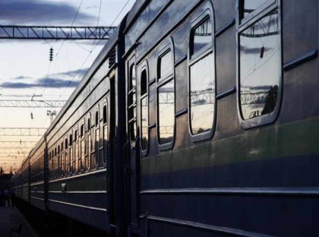 Укрзалізниця призначила на вихідні додатковий потяг із Києва до Ужгорода