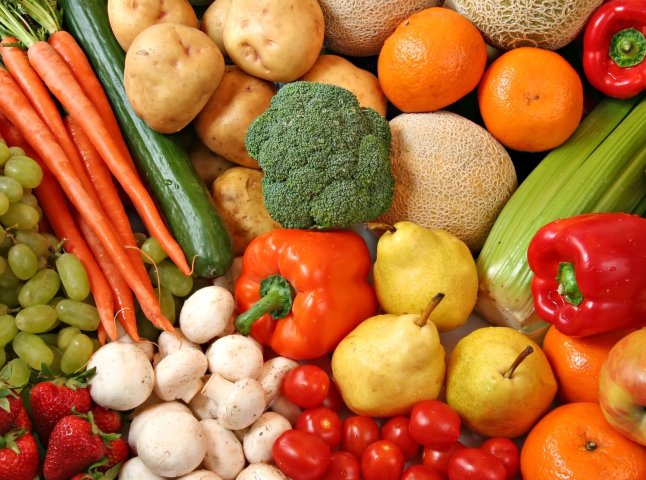 В Ужгороді ціни на овочі та фрукти здорожчали майже на 20%