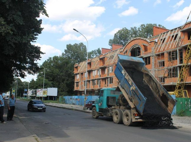 В Ужгороді заасфальтували ще декілька вулиць (ФОТО)