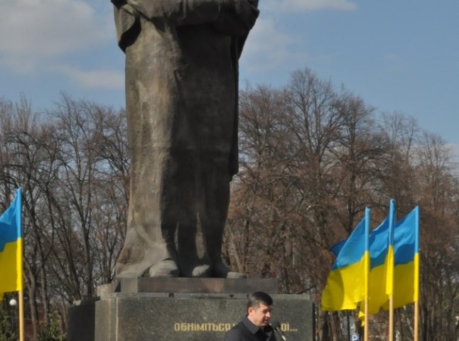 Традиційне недільне віче в Ужгороді присвятили ювілею Кобзаря (ФОТО)