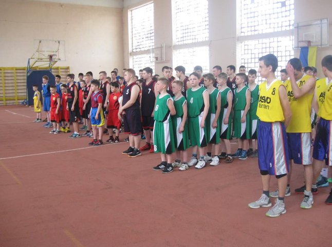 У Мукачеві пройшов баскетбольний турнір