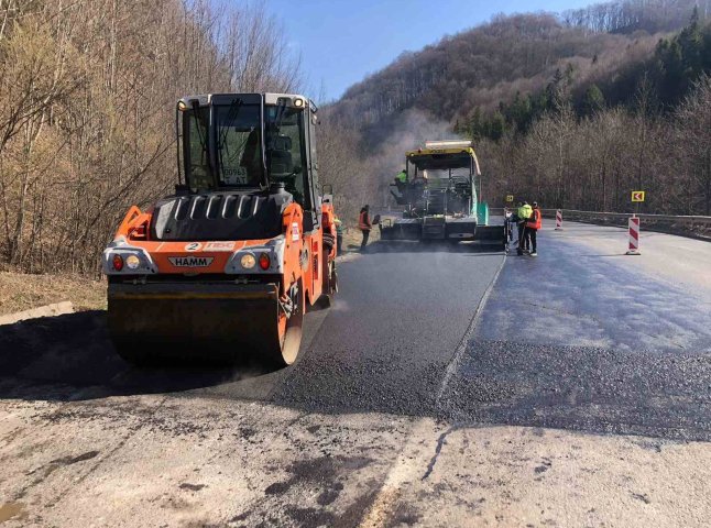 На Закарпатті до кінця квітня мають перевірити стан доріг після зими