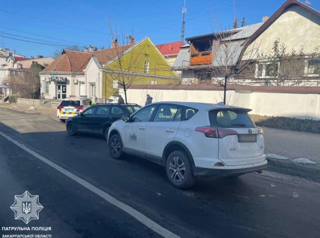 В Ужгороді дуже п’яний водій скоїв аварію