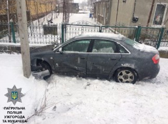 На Ужгородщині іномарка "Audi" наїхала на пішохода: останнього госпіталізували