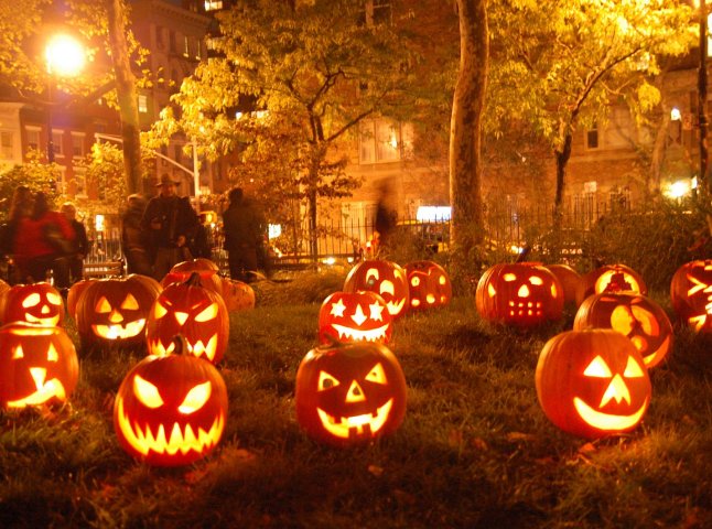 Ужгородців кличуть на костюмований Halloween-парад та демонологічну нічну екскурсію