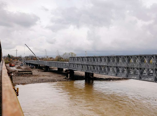 Завершене будівництво модульного мосту через Тересву