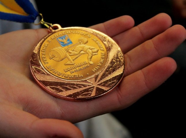 У Мукачеві відзначили переможців та призерів чемпіонату України з пауерліфтингу
