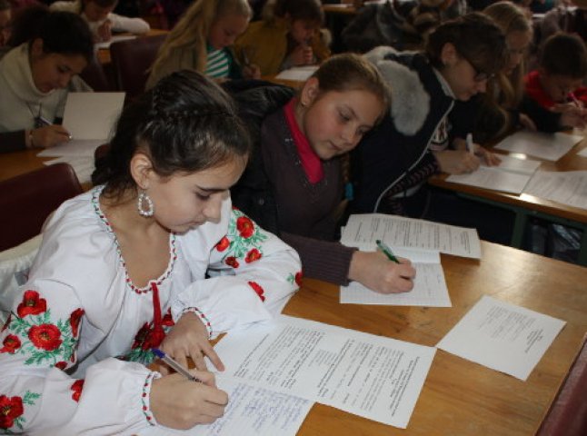 На Закарпатті пройшов міжнародний конкурс з української мови
