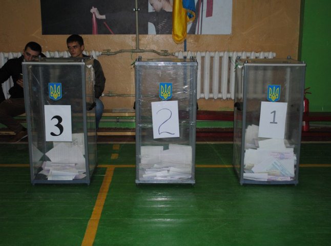 Як в Ужгороді день виборів проходив