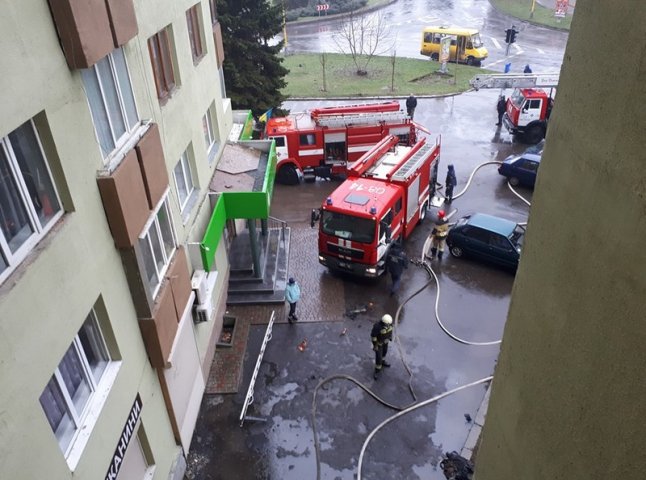 Рятувальники розповіли усі подробиці пожежі в 16-поверхівці