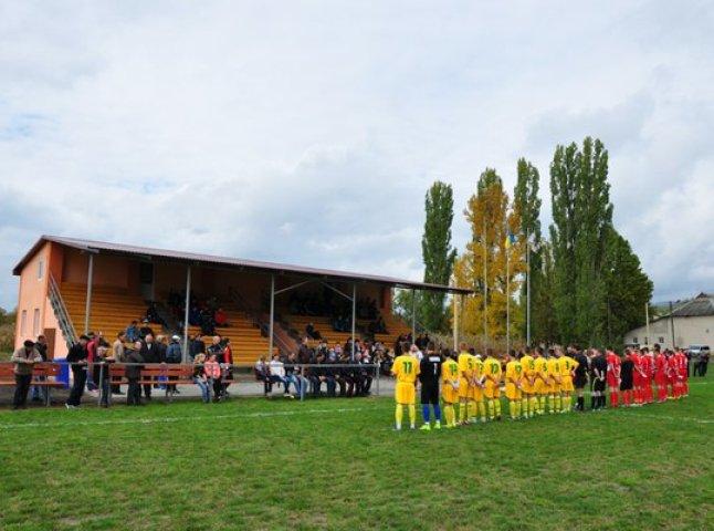 У Бобовищі місцева футбольна команда отримала сучасний стадіон