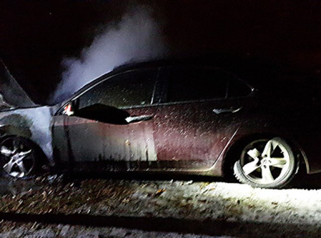 Авто, яке сьогодні згоріло в Ужгороді, належить заступнику Ужгородського міського голови, - ЗМІ
