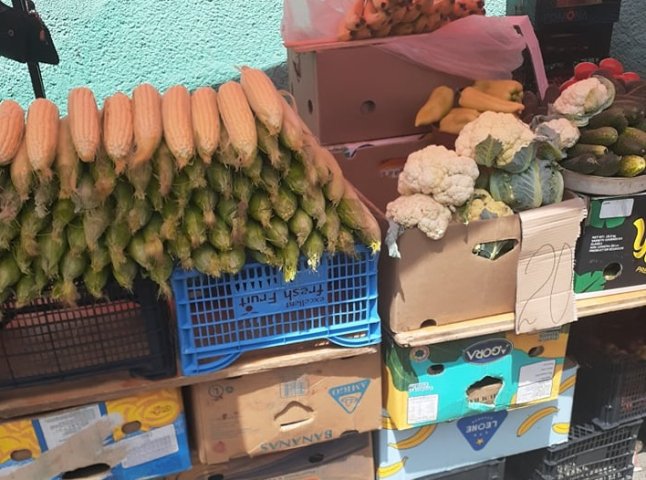 На ринку у Мукачеві вже продають свіжу кукурудзу