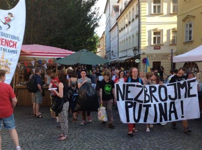 У антипутінському мітингу в столиці Чехії брали участь також закарпатці