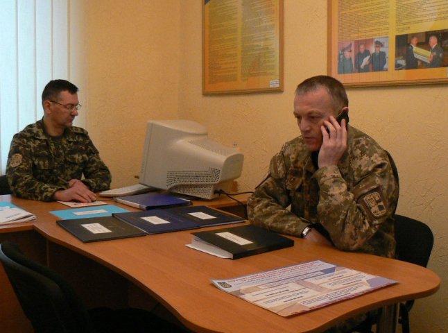 В Ужгороді запрацювала громадська приймальня міністра оборони України