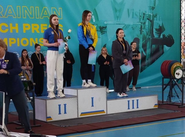 Представники Мукачівської ДЮСШ здобули призові місця на Чемпіонаті України з пауерліфтингу