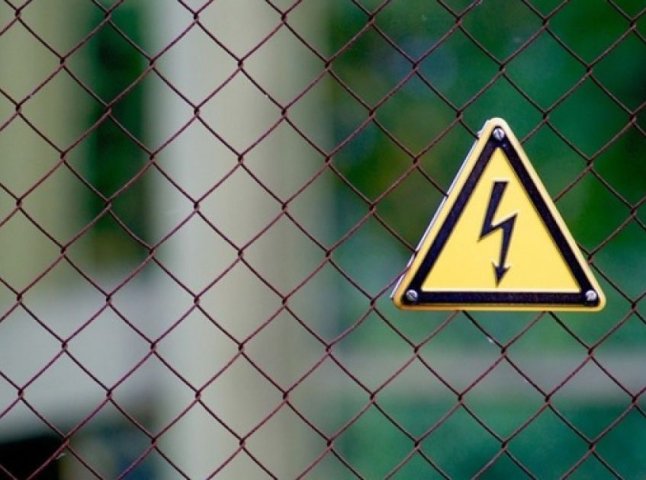 Смертельна цікавість: на Закарпатті підлітка вбив струм Смертельна цікавість: на Закарпатті підлітка вбив струм