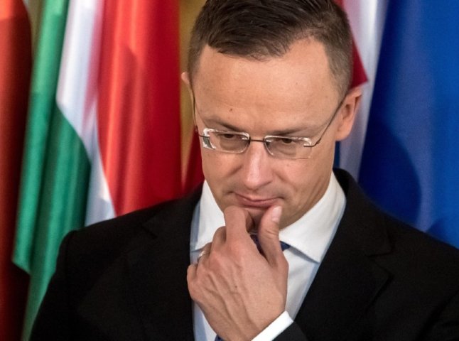 Міністр закордонних справ Угорщини хоче, щоб Україна дозволила державне управління мовами меншин
