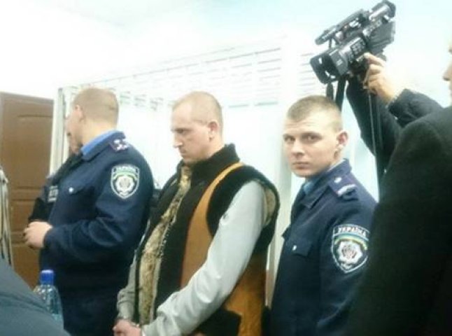 В Ужгородському міськрайонному суді бійцю "Хорвату" вручили ще одне повідомлення про підозру