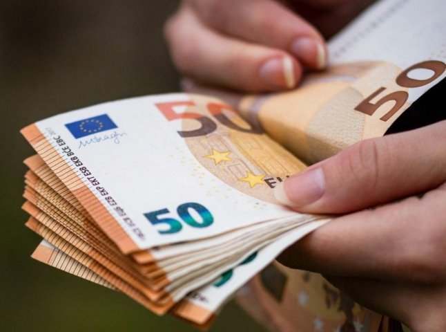 З’явилось уточнення про перехід України на євро: що заявили у МВФ З’явилось уточнення про перехід України на євро: що заявили у МВФ