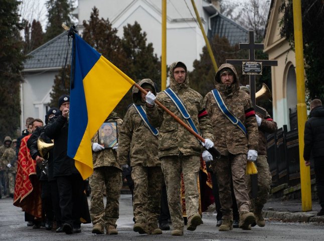 В Ужгороді поховали захисника, який загинув кілька днів тому