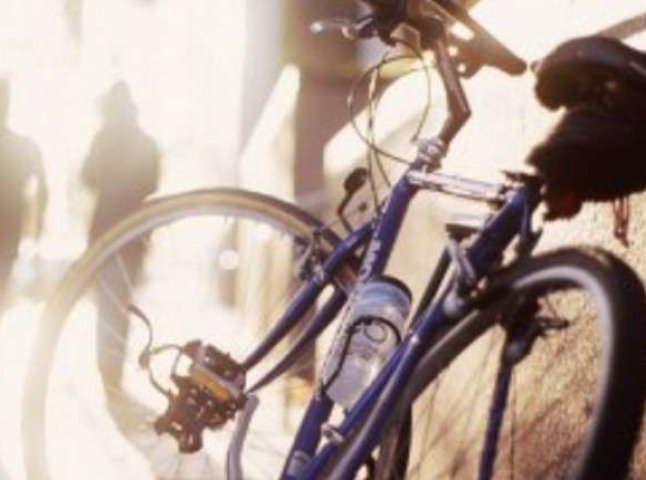 В Ужгороді зловили викрадачку велосипеда