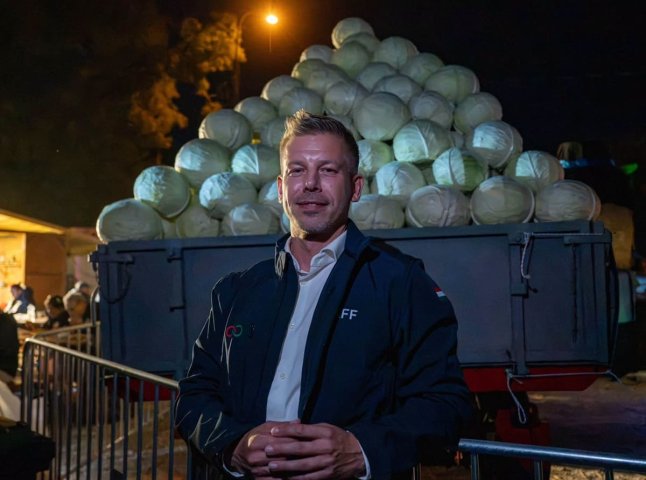 «Нехай спочатку потренуються»: в прем’єра Угорщини Мадяра кинули яйцем