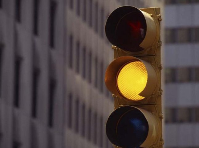 В Україні можуть скасувати жовтий сигнал світлофора