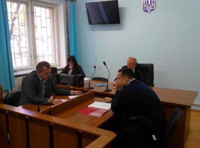 Суд обрав запобіжний захід для екс-депутата Ужгородської міськради, який скоїв напад на журналістів