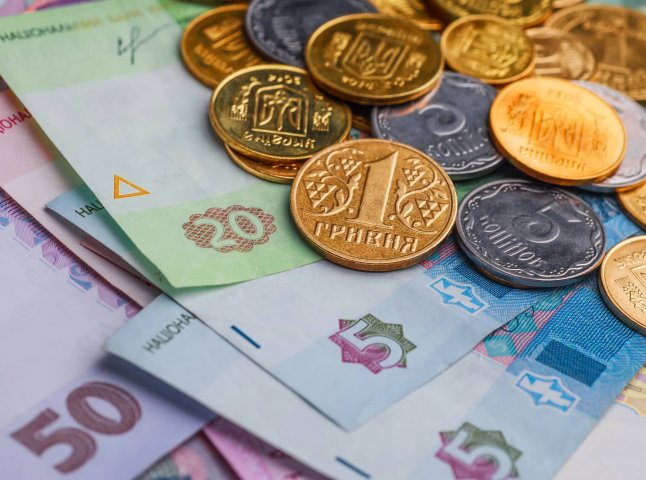 Індексація пенсій відбулась: скільки тепер отримуватимуть українці на руки