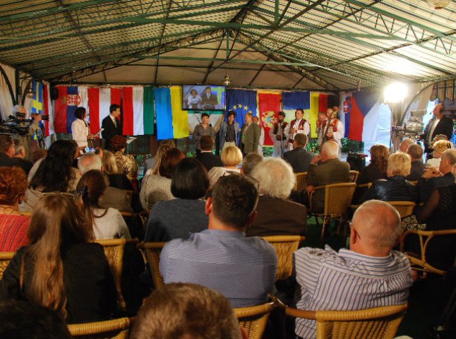 В Ужгороді дали старт традиційному фестивалю телерадіопрограм для національних меншин (ФОТО)