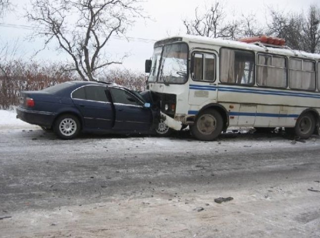 На Мукачівщині сталася ДТП за участі трьох транспортних засобів