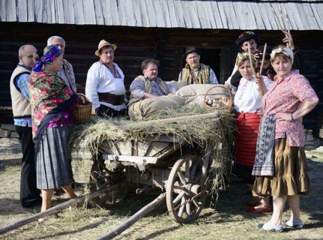 Канал 1+1 знімає серіал про москвича-мажора, який потрапив у глухе закарпатське село (ВІДЕО)