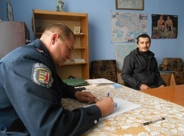 Дільничний інспектор міліції провів прийом громадян у селі Великі Лучки