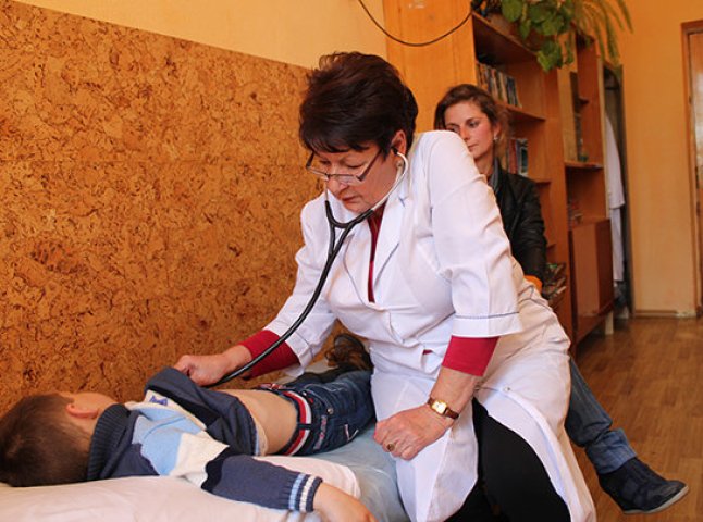 Маленьких закарпатців проконсультували київські кардіологи (ФОТО)