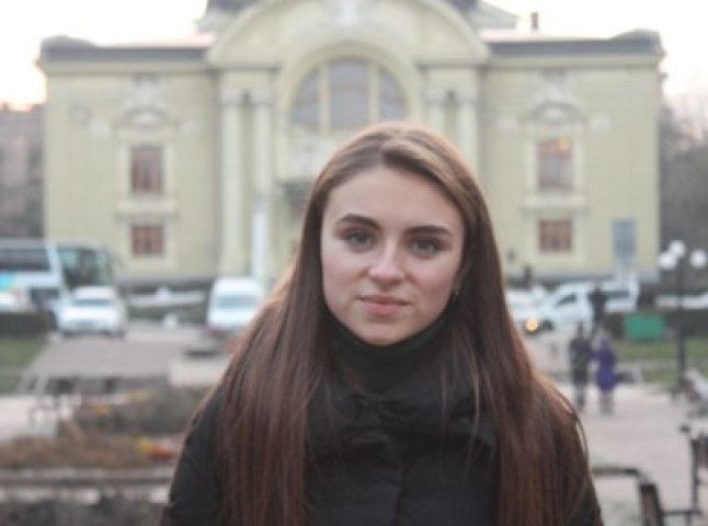 Виноградівська школярка стала найкращою волонтеркою області