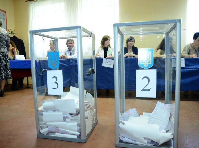 СБУ закликає ужгородців повідомляти про порушення під час другого туру виборів