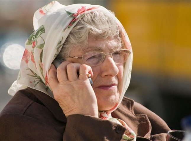 Телефонний шахрай видурив у 71-річної жінки 10 тисяч гривень