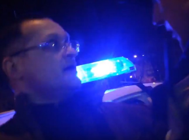Нецензурні слова та розмова на підвищених тонах: "Спецконтроль" оприлюднив відео затримання поліцією чоловіка