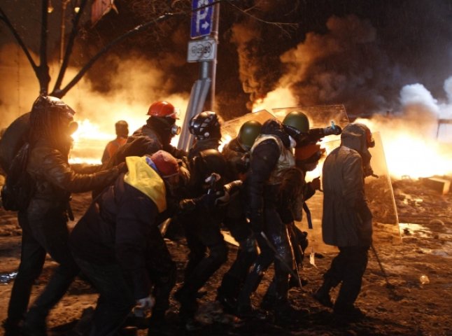 Знані закарпатці прокоментували криваву ситуацію у Києві і поміркували, чим це може закінчитися