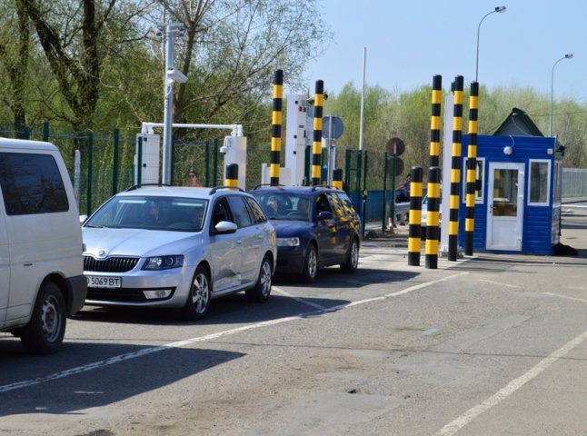 На українсько-угорському кордоні відновлено роботу чотирьох пунктів пропуску