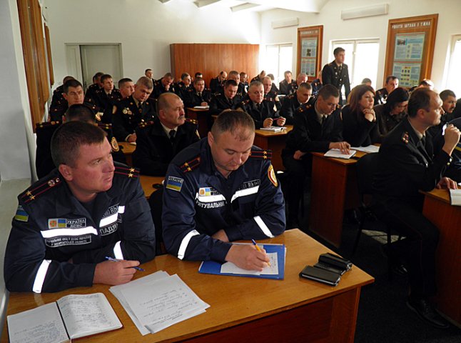 Протягом жовтня на Закарпатті рятувальники гасили 127 пожеж