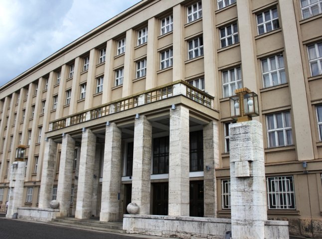 Депутати визначили розмір зарплат голови та першого заступника голови Закарпатської облради